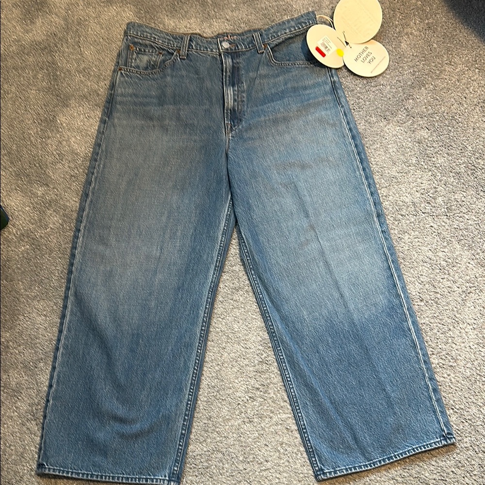 BNWT Mother Women’s Relaxed Blue Jeans size 31